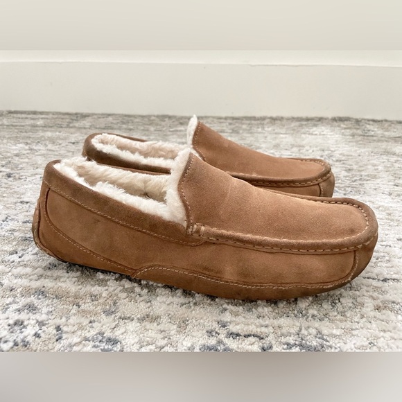 UGG Ascot Loafer Slipper Mens Size 11 Chestnut Brown Suede Sheepskin Slip On - Picture 1 of 12